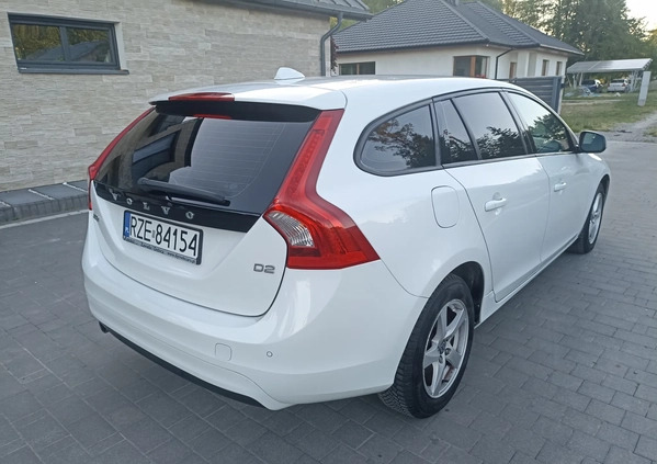 Volvo V60 cena 41900 przebieg: 255000, rok produkcji 2015 z Zdzieszowice małe 56